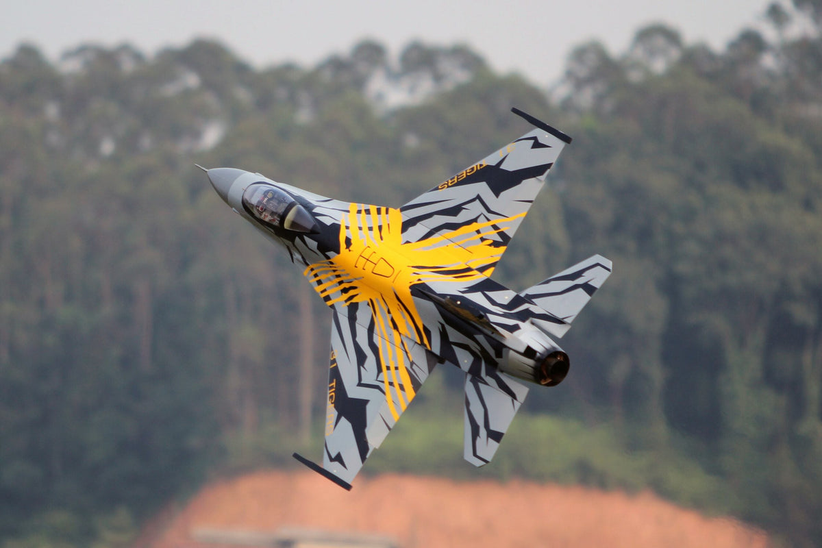 Pilot RC F-16 Jet 1/6 2.5m - Kit Only PIL804