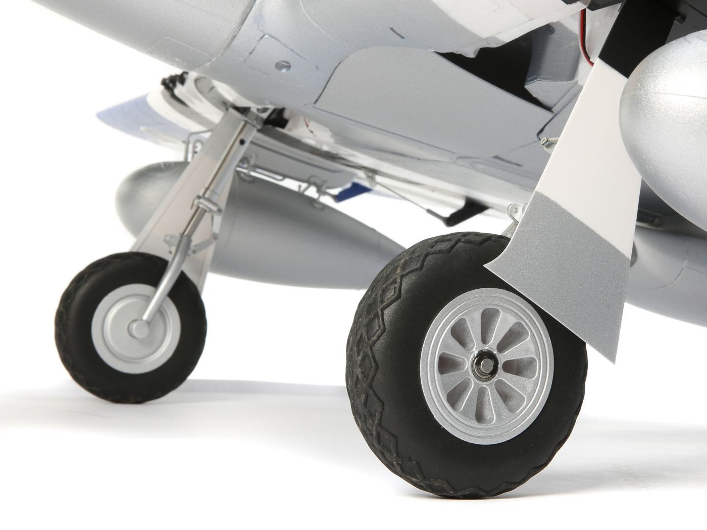 E-Flite P-51D Mustang 1.5m BNF Basic With Smart EFL01250