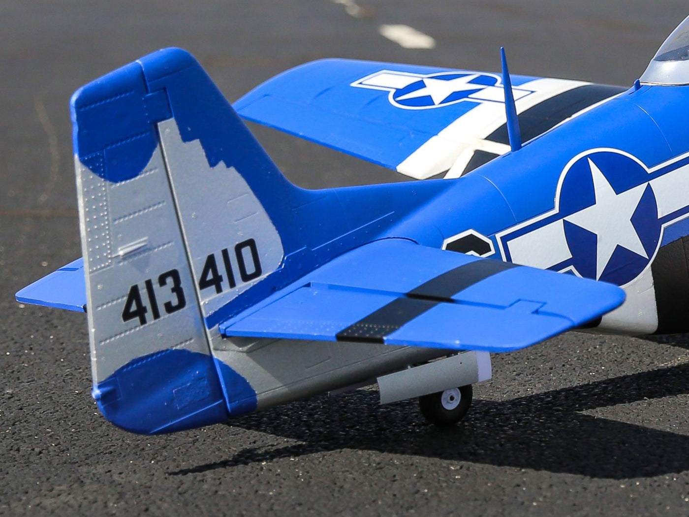 E-Flite P-51D Mustang 1.5m BNF Basic With Smart EFL01250