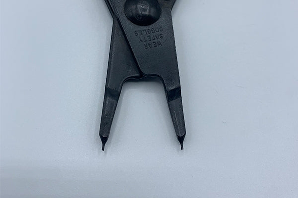 C Clip Pliers from Electron Retracts