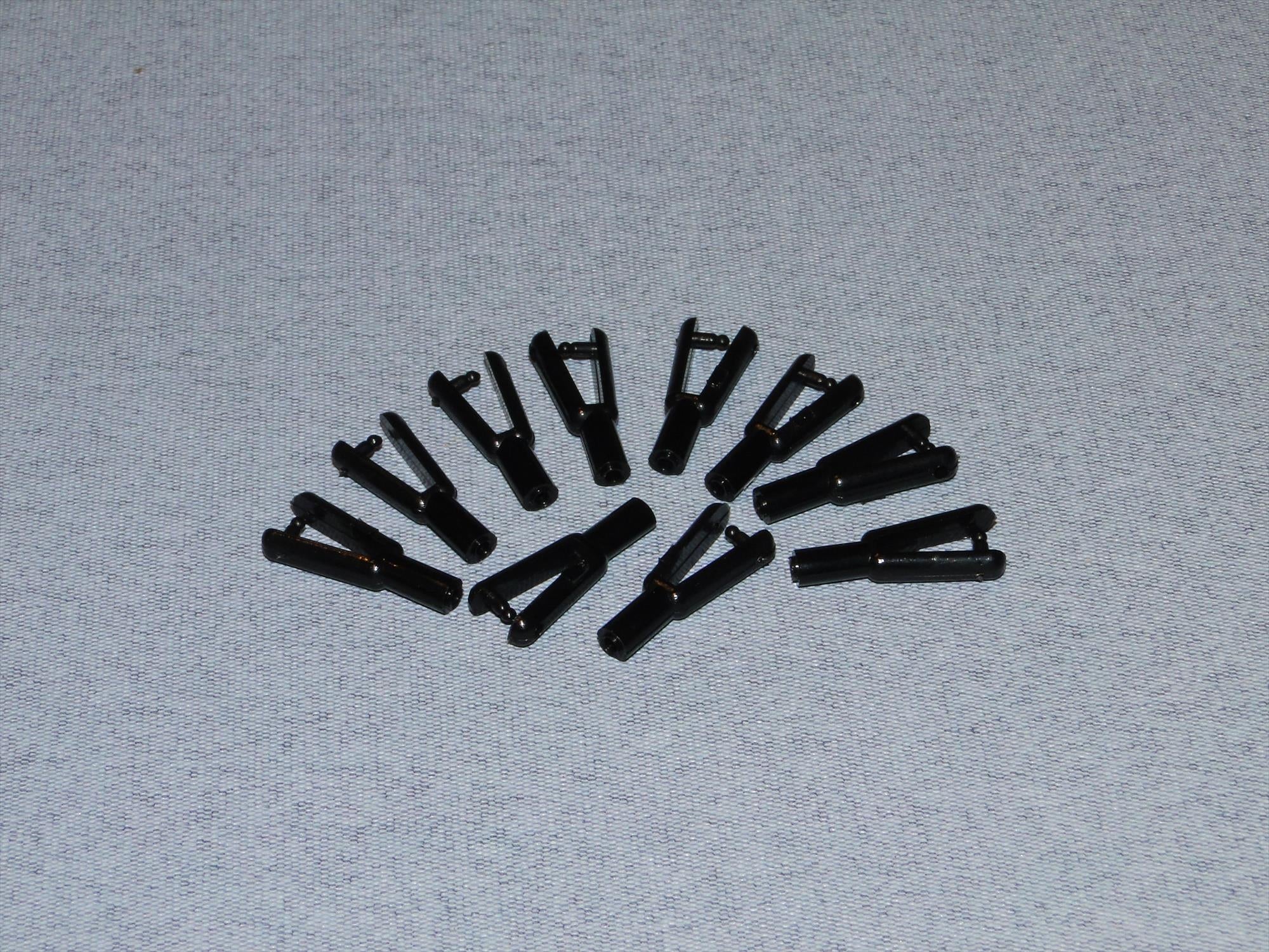 Radio Active Mini Snap Links 1.5mm CF Rod (Pk10) RCA260/10