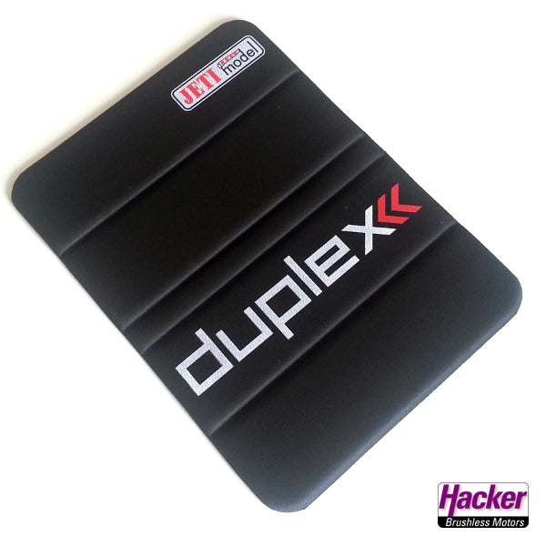 Jeti Duplex Transmitter pad 2,4EX 80001541 Protects your valuable transmitter from dirt and moisture when you place it Also ideal as a seat cushion folds to save space, fits into the JETI sender case Dimensions: 350 x 270 x 5mm (unfolded)