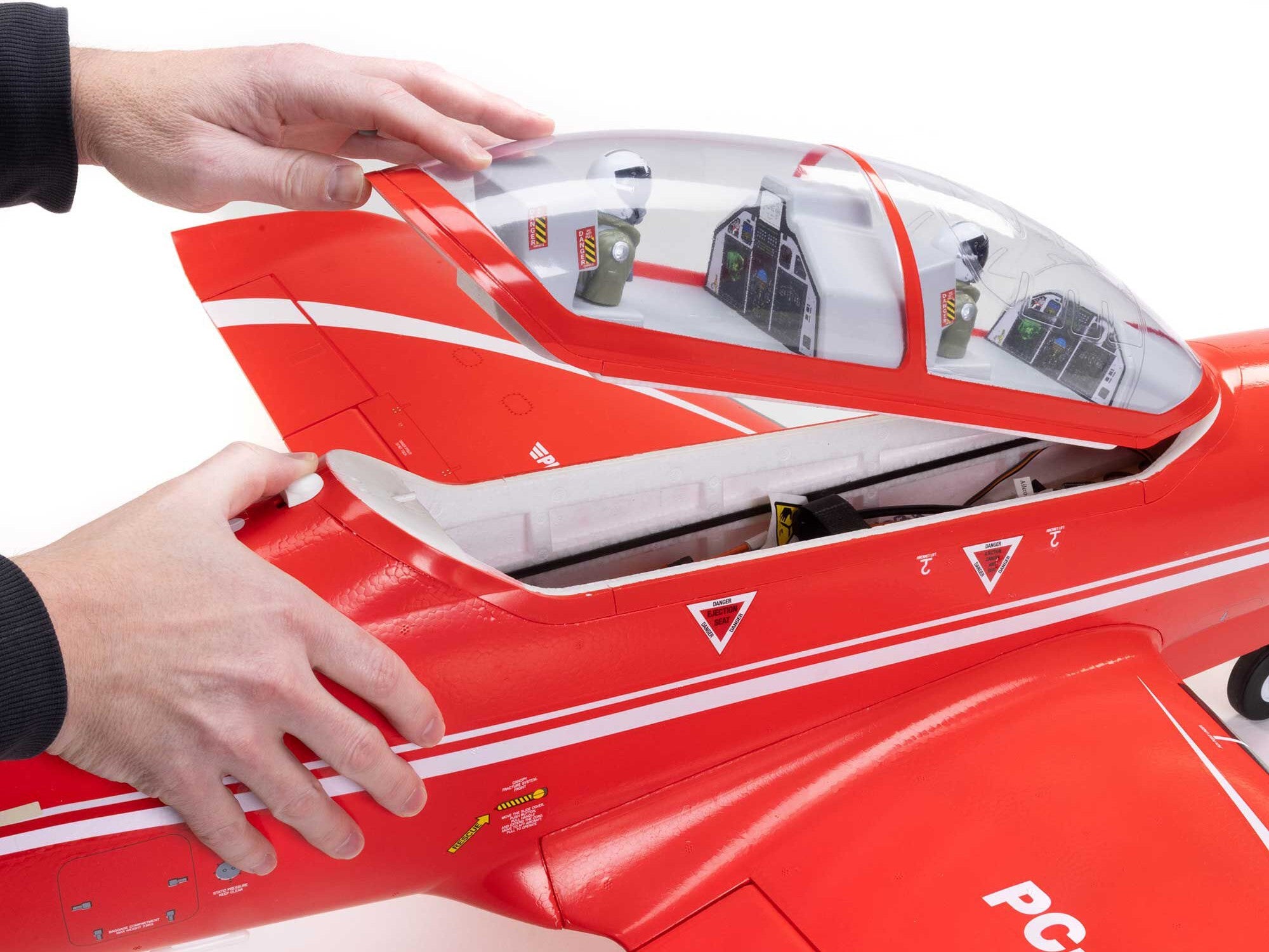 E-Flite Pilatus PC-21 1.3m BNF Basic with AS3X+ and SAFE Select EFL14950