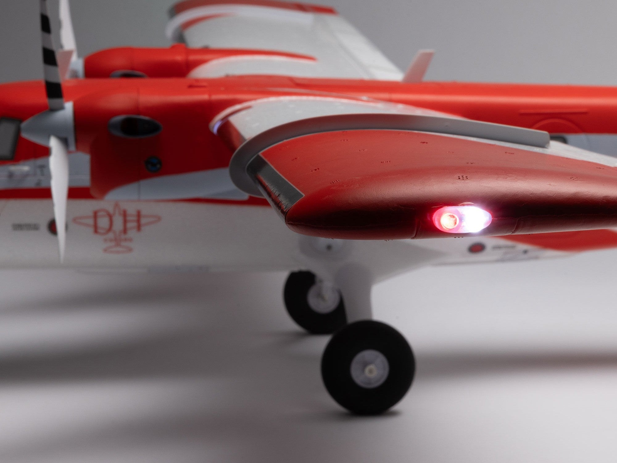 E-Flite DHC-6 Twin Otter 1.4m BNF Basic Combo with Floats Black Friday Special