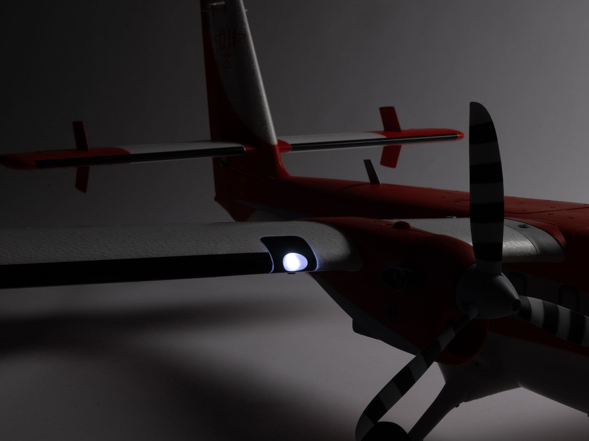 E-Flite DHC-6 Twin Otter 1.4m BNF Basic Combo with Floats Black Friday Special