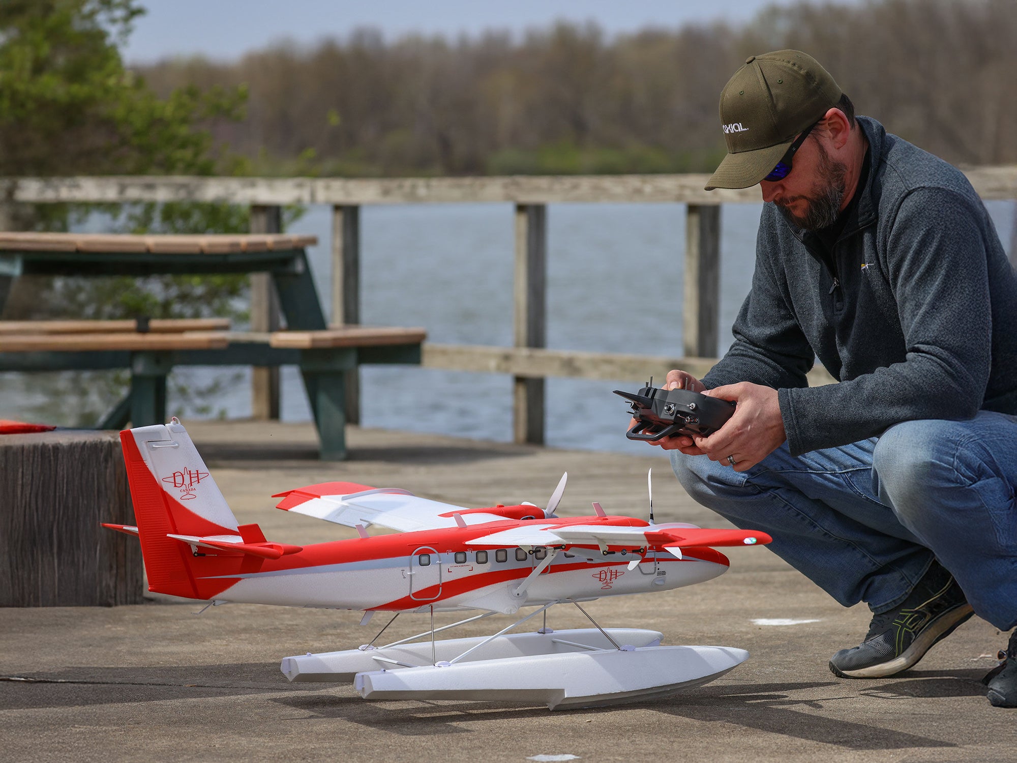 E-Flite DHC-6 Twin Otter 1.4m BNF Basic Combo with Floats Black Friday Special