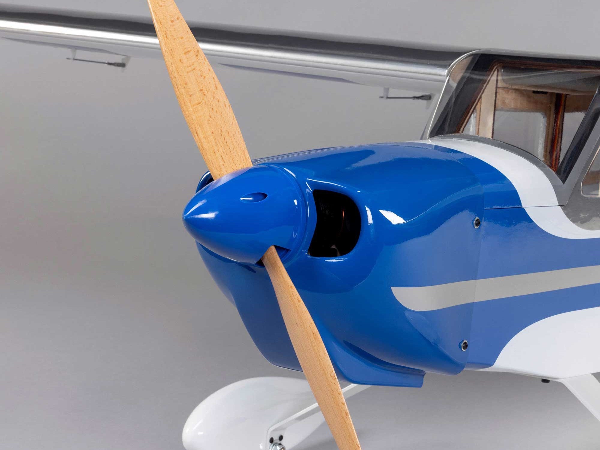 Hangar 9 Valiant 20cc EP PNP 86.5" HAN15075