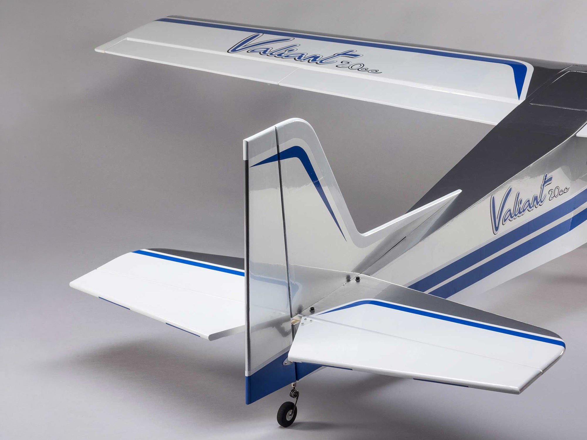 Hangar 9 Valiant 20cc EP PNP 86.5" HAN15075