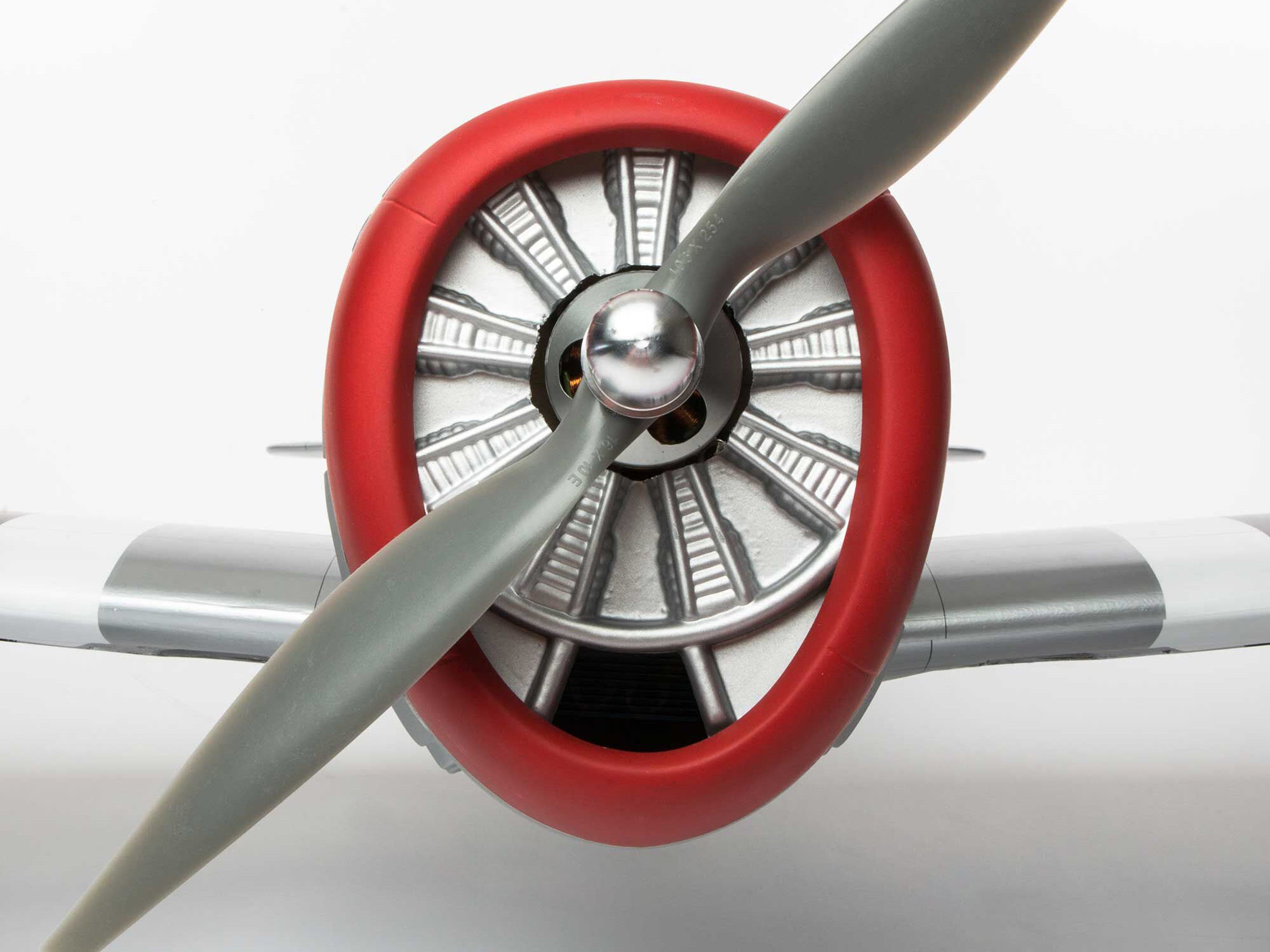 Hangar 9 P-47D Thunderbolt 20cc ARF 67" HAN2990B