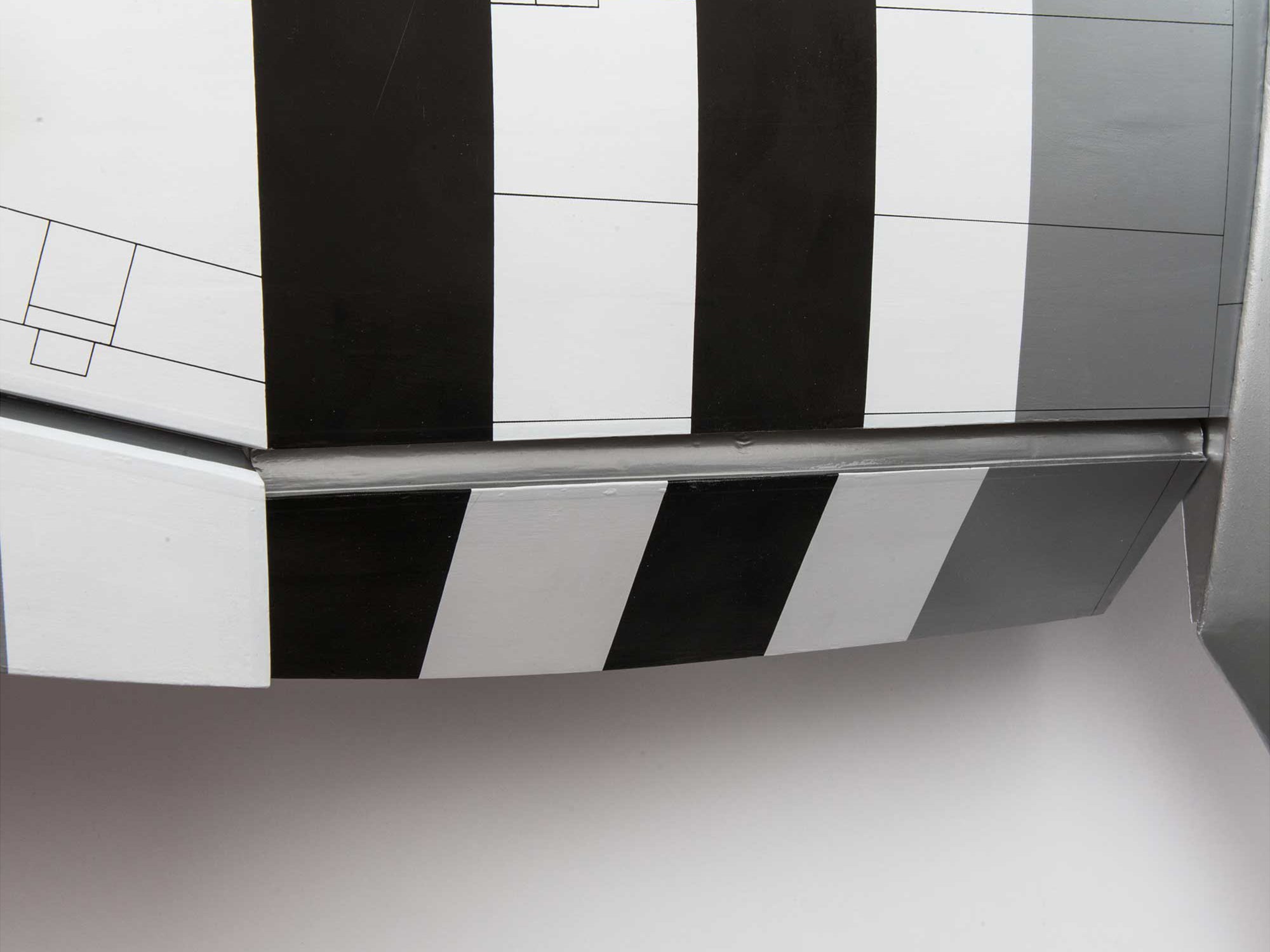 Hangar 9 P-47D Thunderbolt 20cc ARF 67" HAN2990B