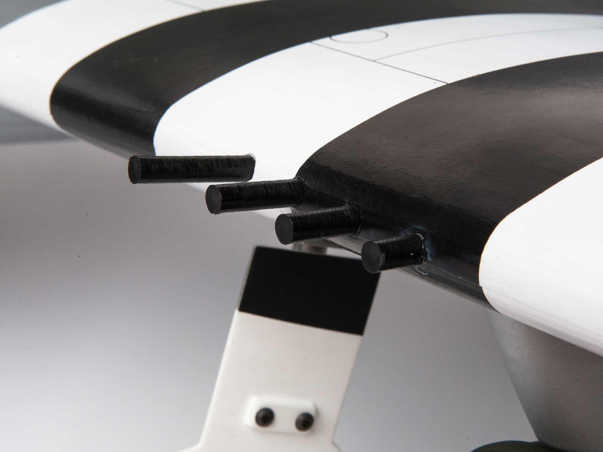 Hangar 9 P-47D Thunderbolt 20cc ARF 67" HAN2990B