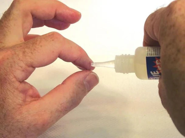 Deluxe Materials Glue Buster Debonder 28g AD48 Nexus Model Shop Modelling and Models Northampton In use 