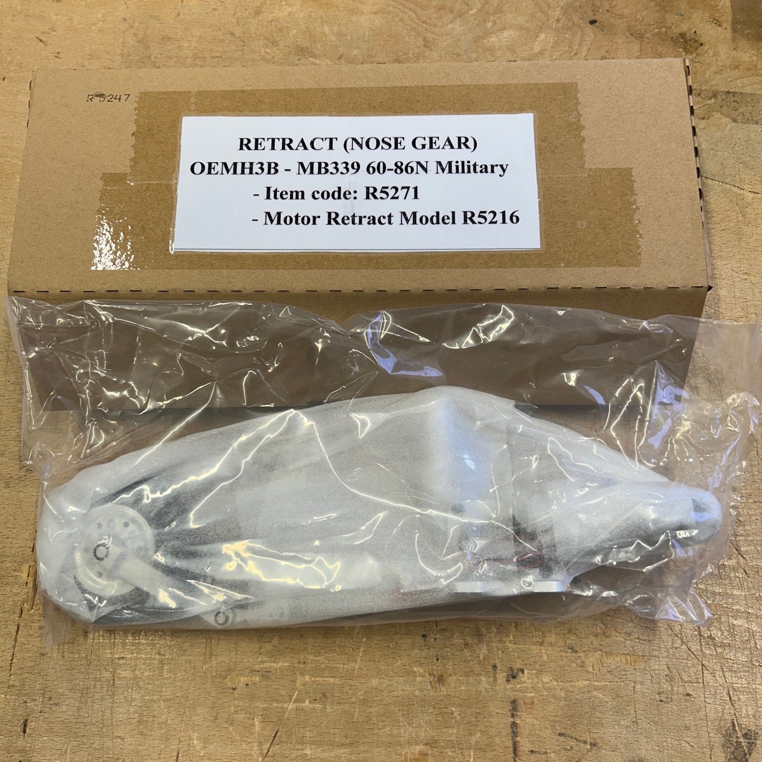Hangar 9 Retract Set: Aermacchi MB-339 60-85N; Military HAN339029