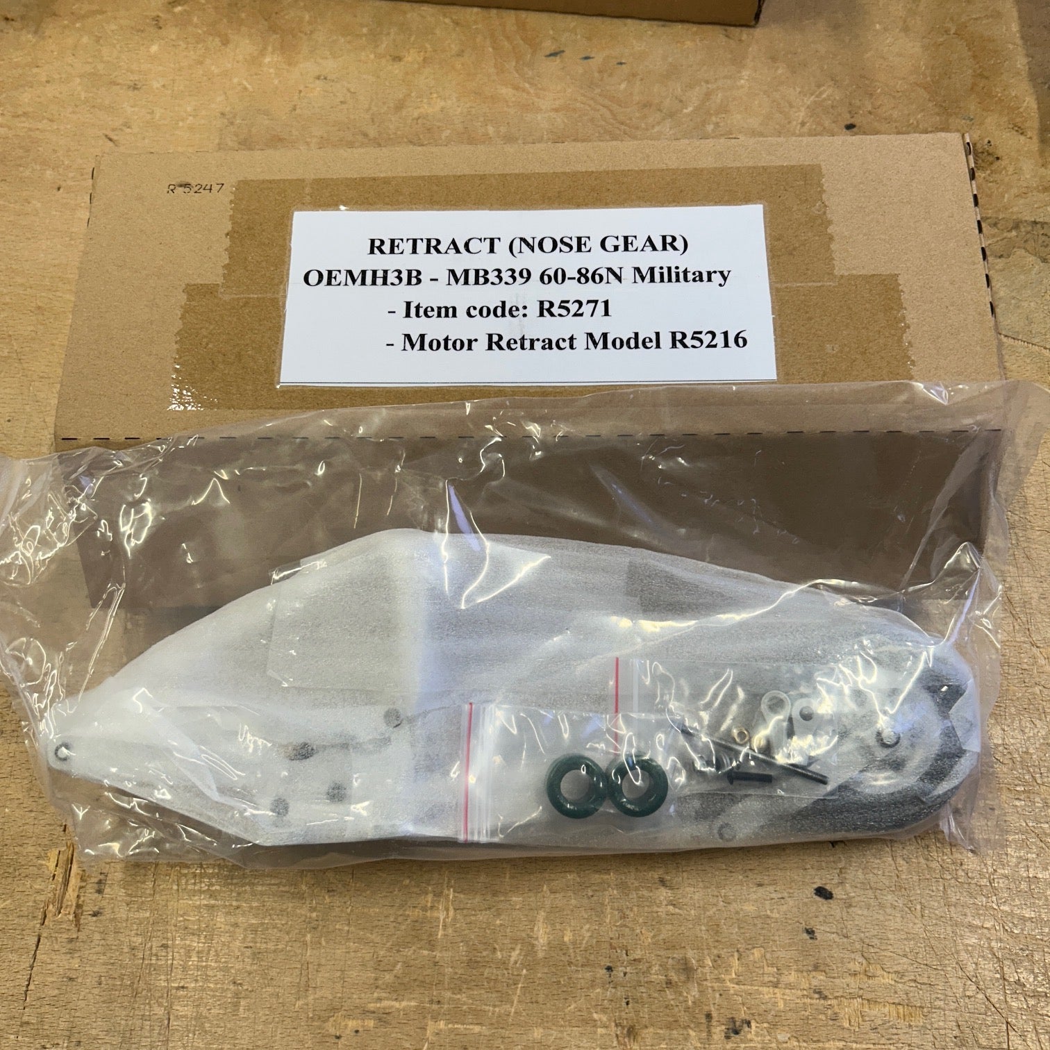 Hangar 9 Retract Set: Aermacchi MB-339 60-85N; Military HAN339029