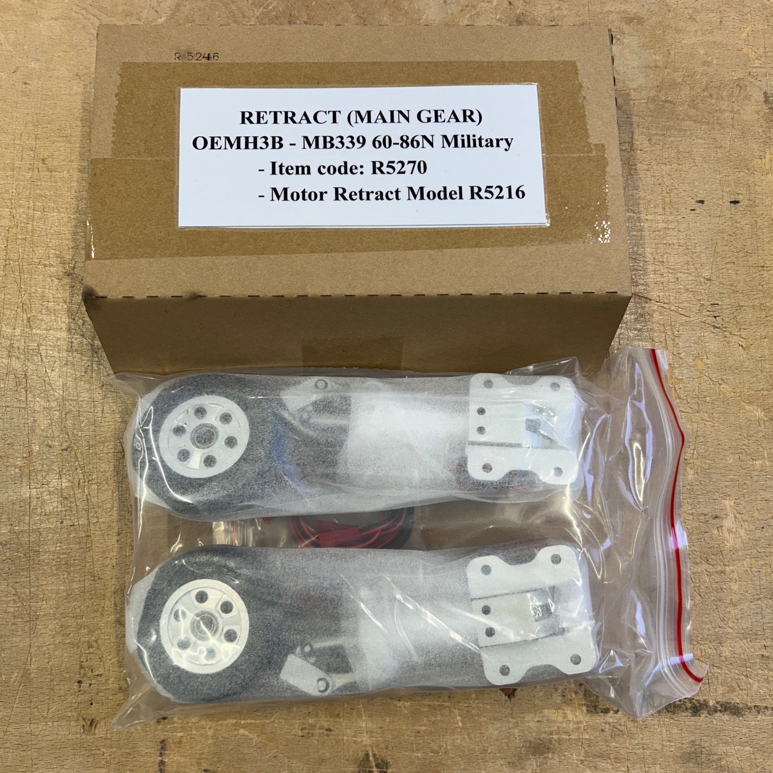 Hangar 9 Retract Set: Aermacchi MB-339 60-85N; Military HAN339029