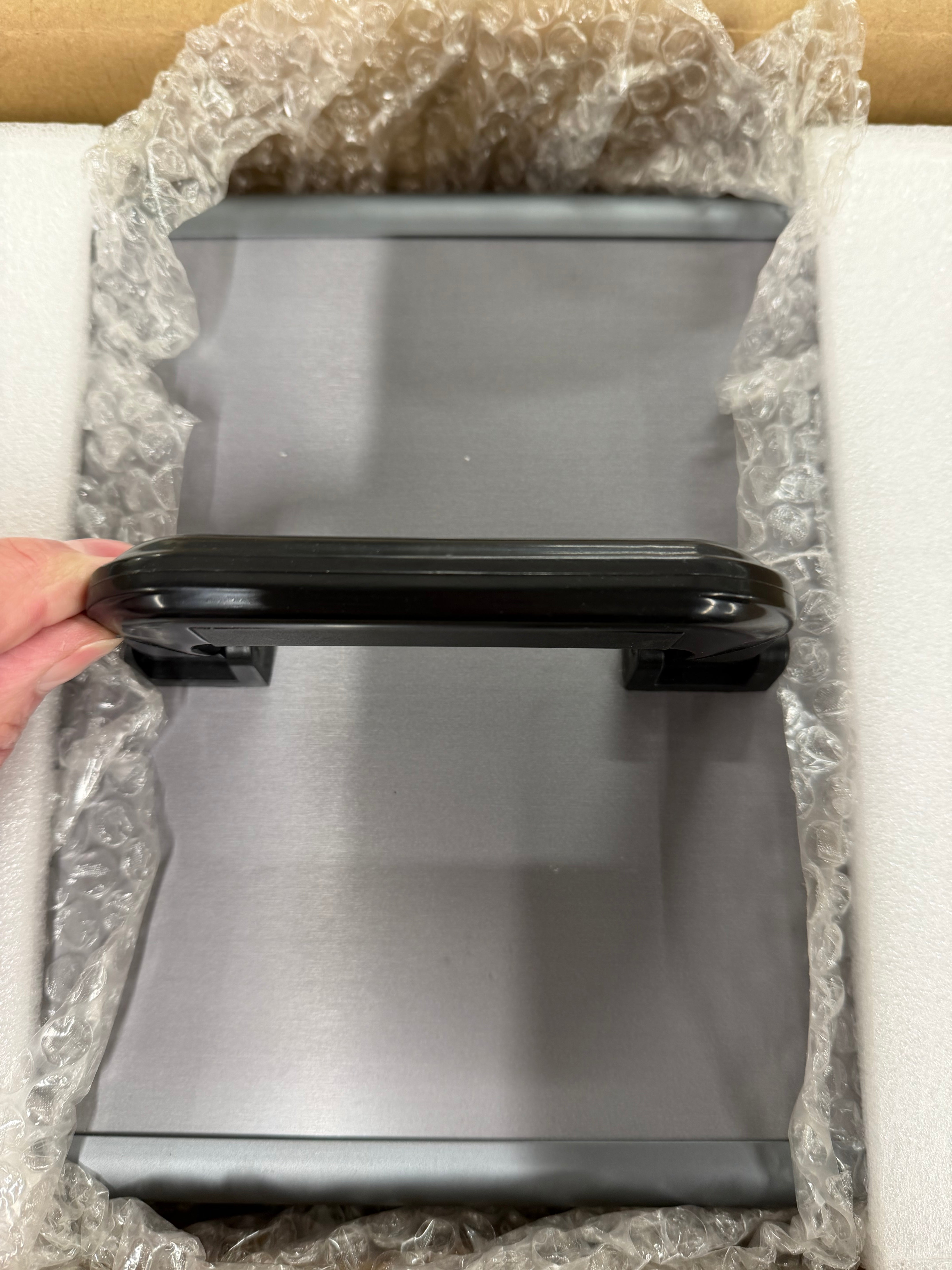 Pilot RC Twin Transmitter Case PIL689 Slight mark from handle on lid