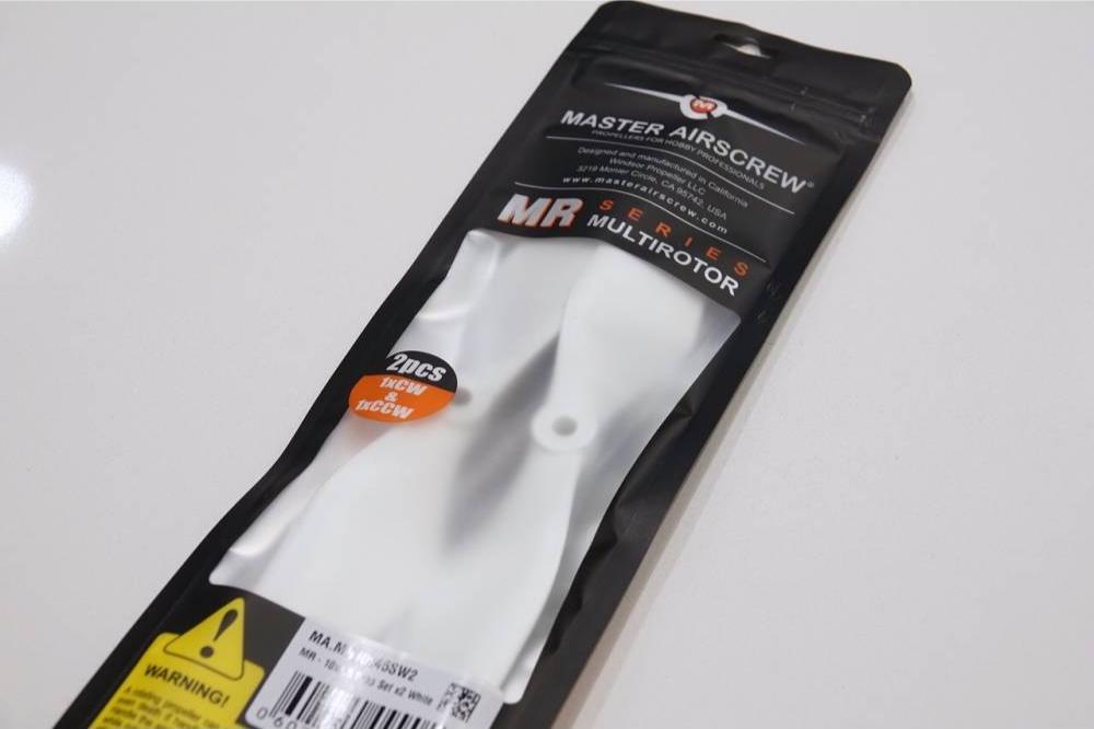 Master Airscrew 10 x 4.5" MR Propeller Set (x2) - White MASMR10X45SW2