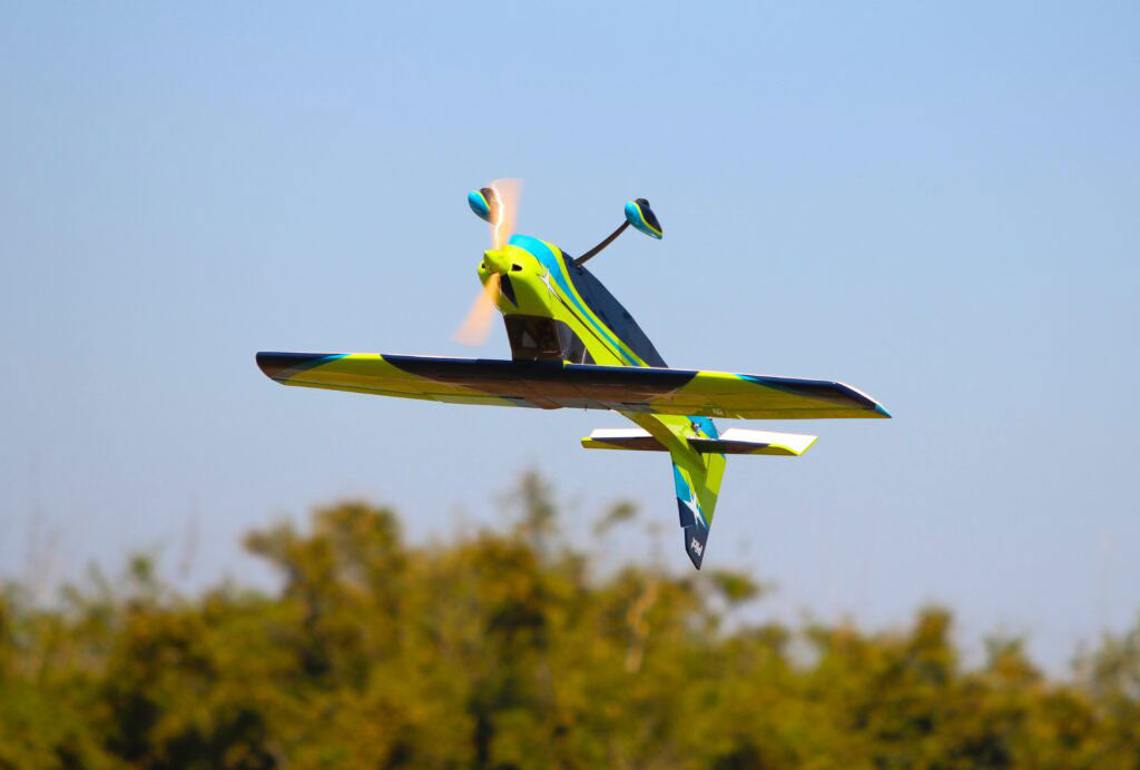 Pilot RC Skywolf 67in Green / Blue (04) PIL795