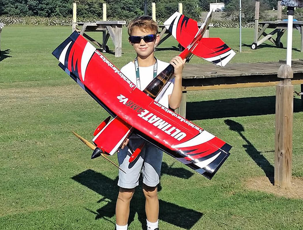Precision Aerobatics Ultimate AMR V3 - Red PL-1038-R