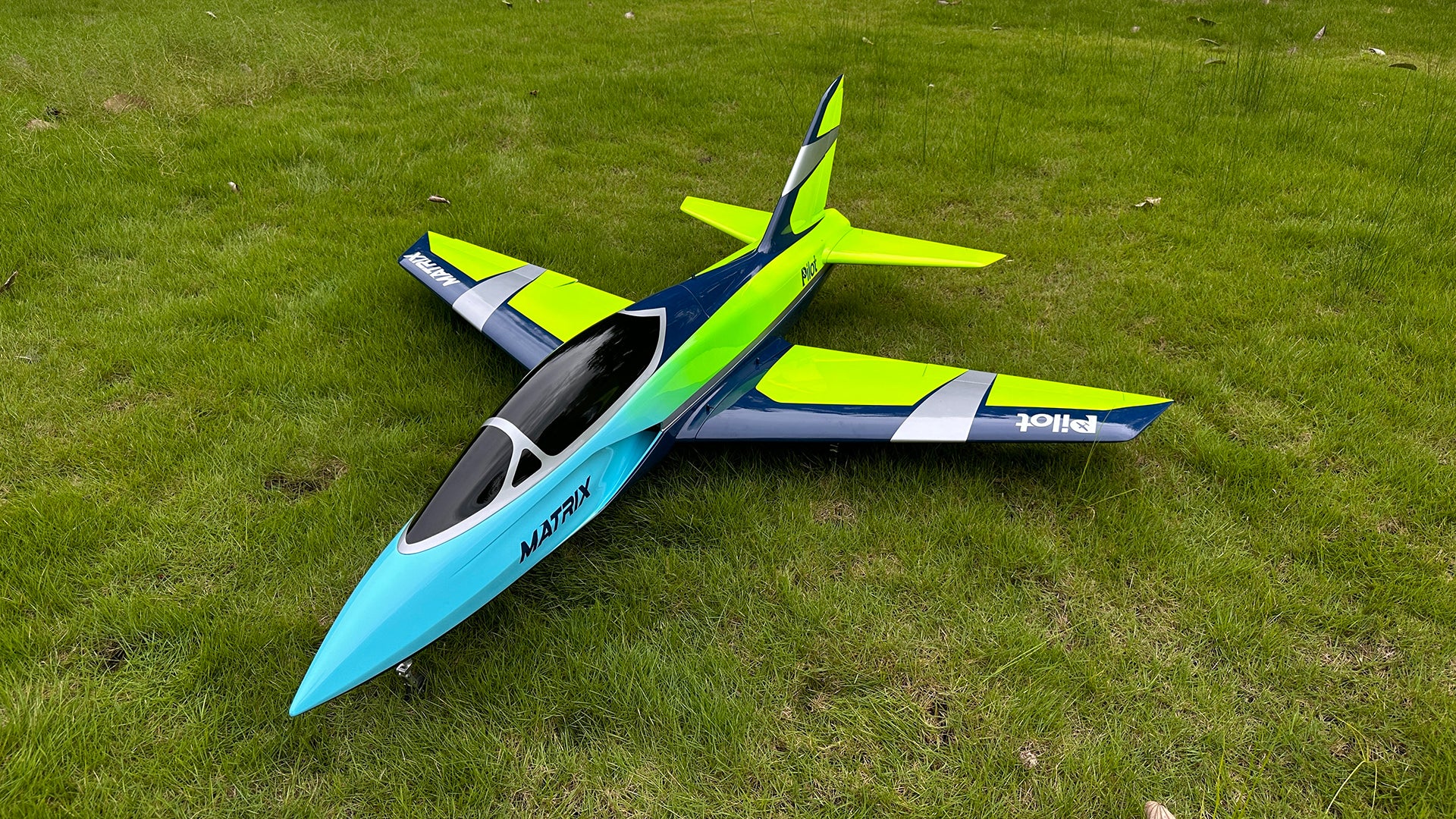 Pilot-RC MATRIX JET 1.8M With RETRACTS GREEN/BLUE PIL784