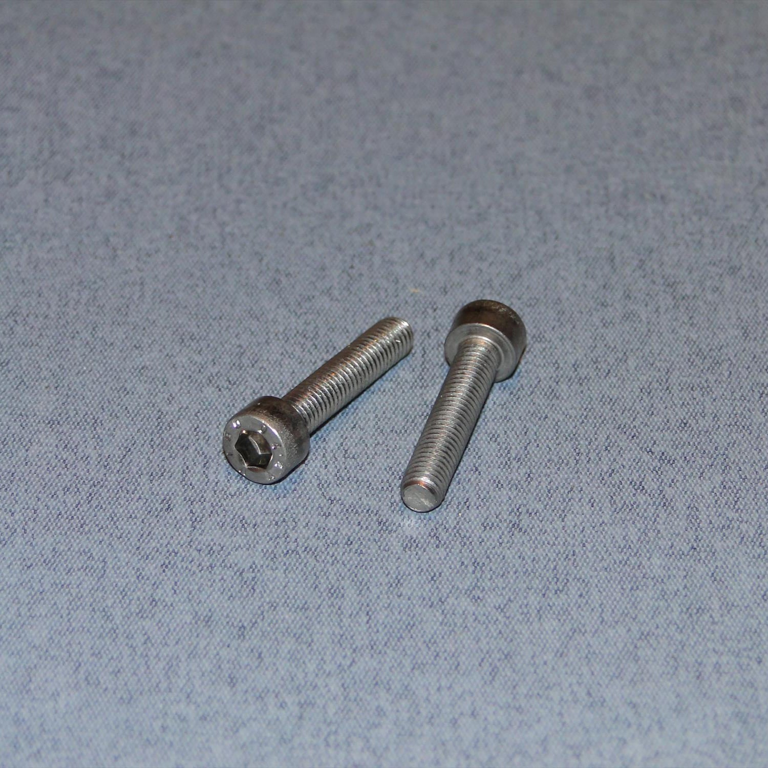 Radio Active Stainless Steel Socket Head Screw M5x25mm (Pk2) SCR01/25M5 out of packet showing whole screw including top