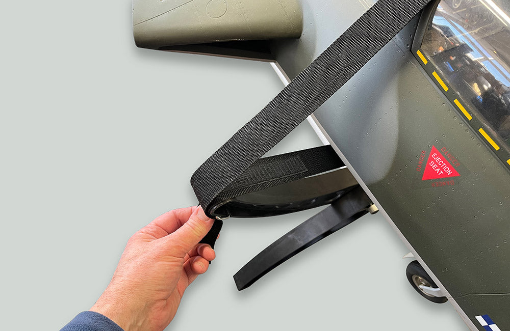 Ripmax Model Stand F-RMX-MS01 close up of the strap strapping on to a model to the stand