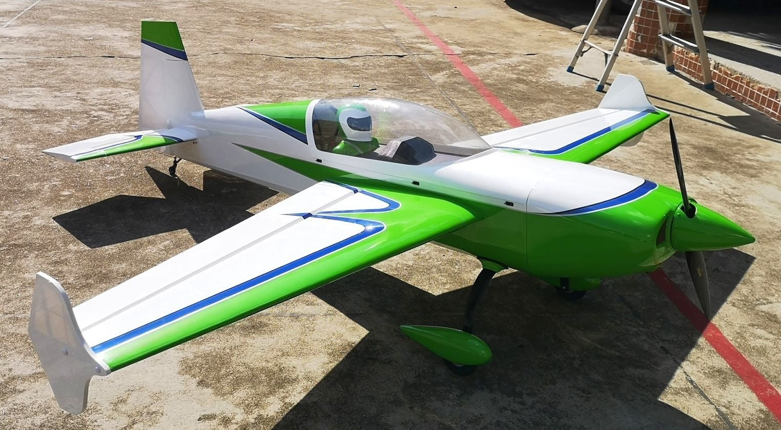 Extreme Flight Extra 300 V2 91" Green/White