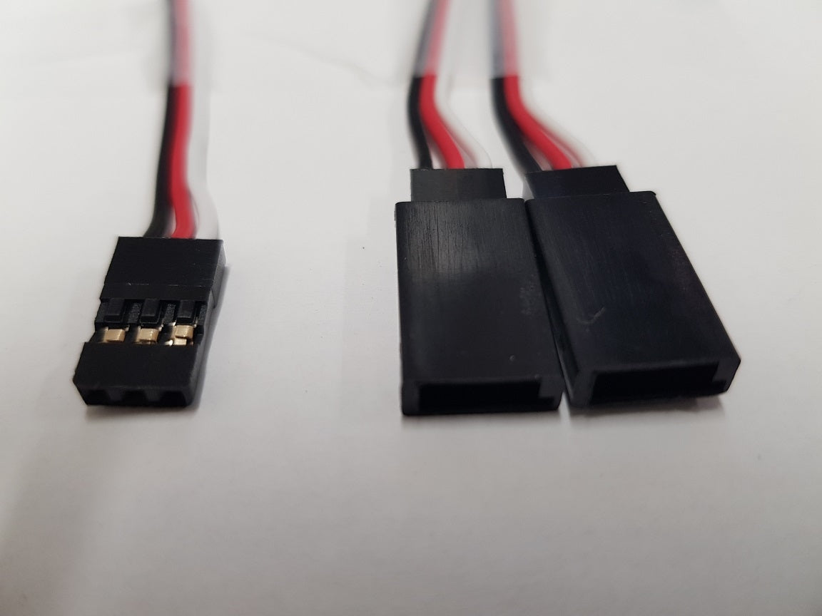 300mm JR to Futaba Universal Servo Extension Y Lead